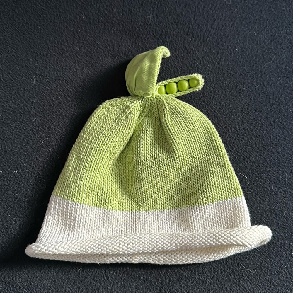 Knit hat - peas in a pod